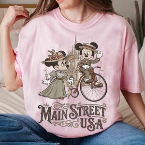 Vintage Musse och Mimmi Main Street USA-tröja, klassisk Disney-tröja för par på cykel, t-shirt med Disney-motiv, WDW Magic Kingdom-kläder bild 4