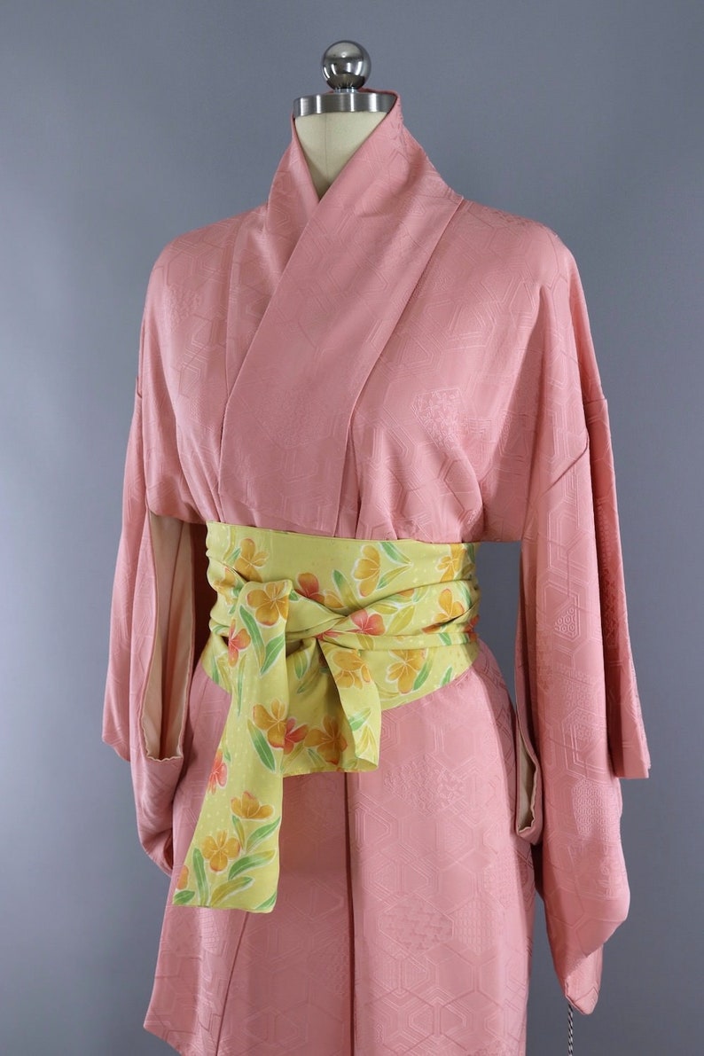 Vintage Silk Kimono Robe Vintage Dressing Gown Vintage Lingerie Robe Loungewear 1960s Pink Hex Hexagons Hexagon