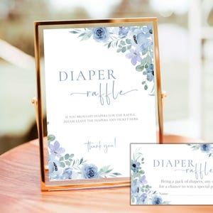 Bord- en bijsluitkaarten luierloterij, elegant babyshowerdecor met blauwe bloemen, direct digitaal sjabloon om af te drukken