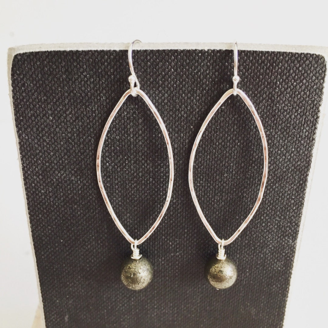 Boucles D'oreilles En Argent Sterling Avec Péridot Naturel - Fait Main, Style Boucle, Dormeuses - ROSEMIMOSA