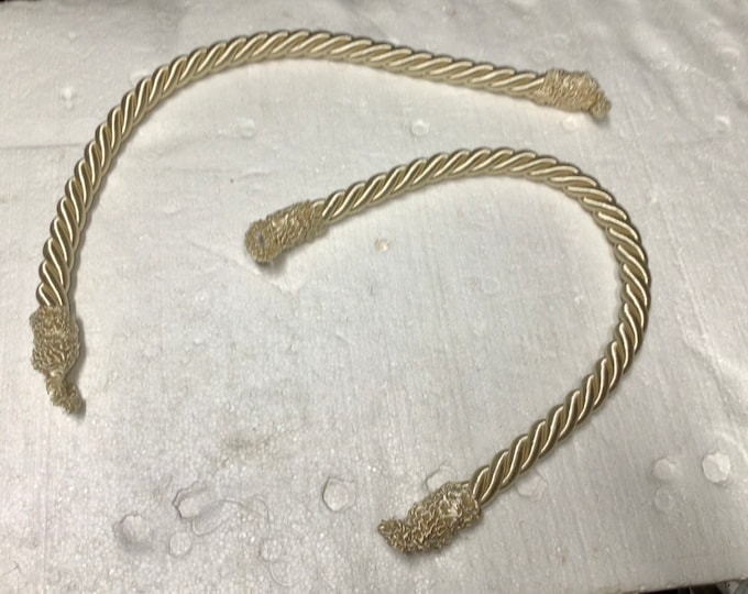 Off White Thick Shiny Rope Tiebacks With Loop Ends in pkgs of 2. DW14