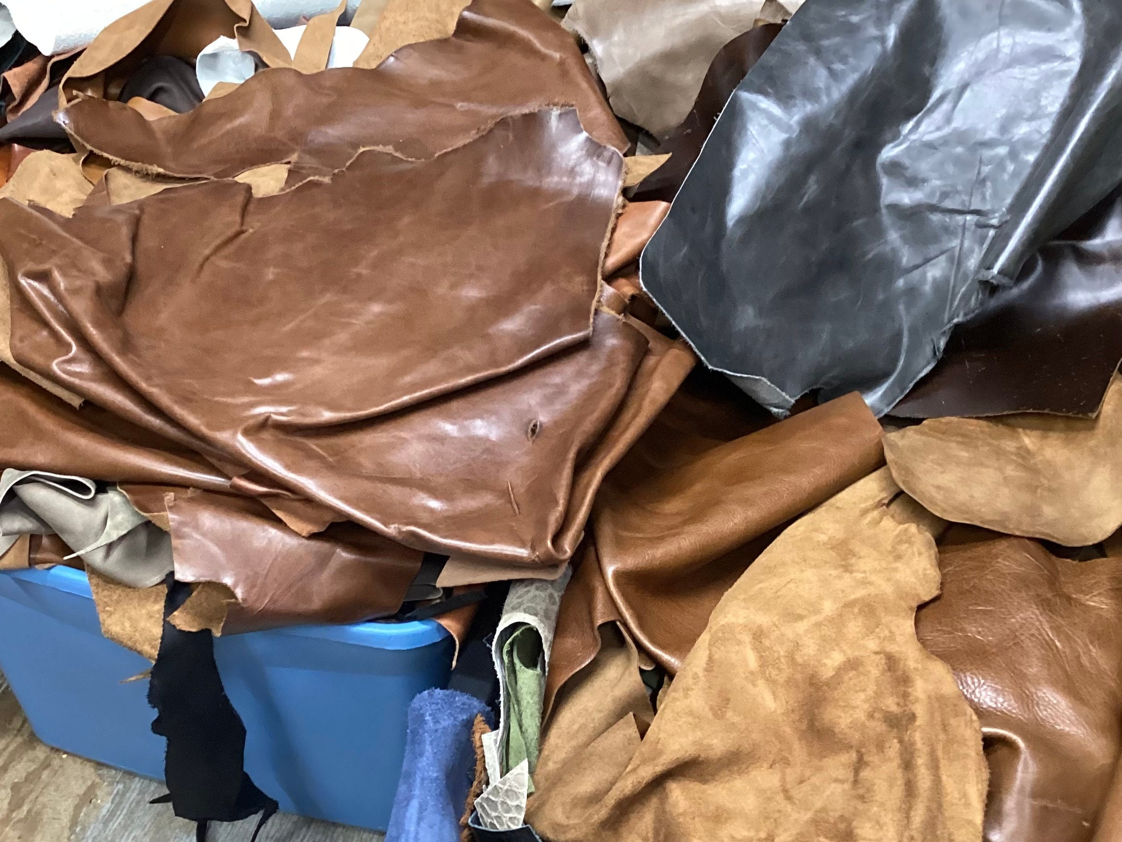 Upon Leather - Genuine Leather Scraps 1 Pound Medium & Large Pieces | 6-7 Square Feet Cowhide Remnants for Crafts Earrings Jewelry | 15 Pieces or