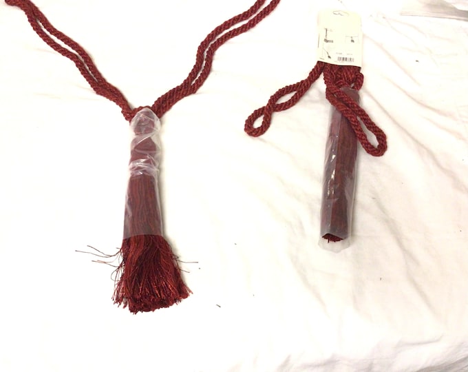 Package of 2 Red 32 Inch Tiebacks with 9 Inch Tassels. TVNT12