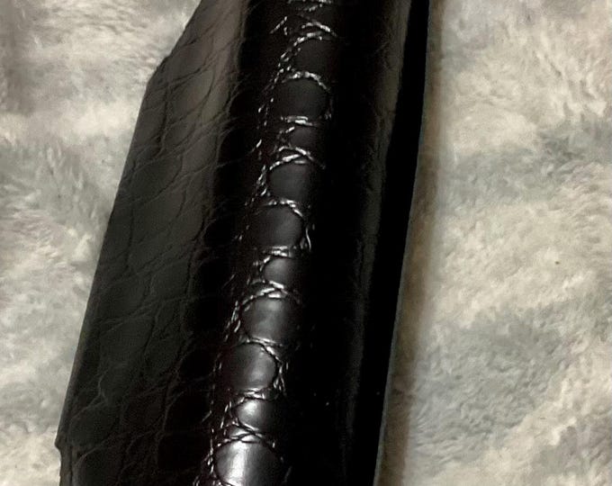 16 square feet black embossed gator leather cowhide remnant. Upholstery. Automotive. Garment. CA704