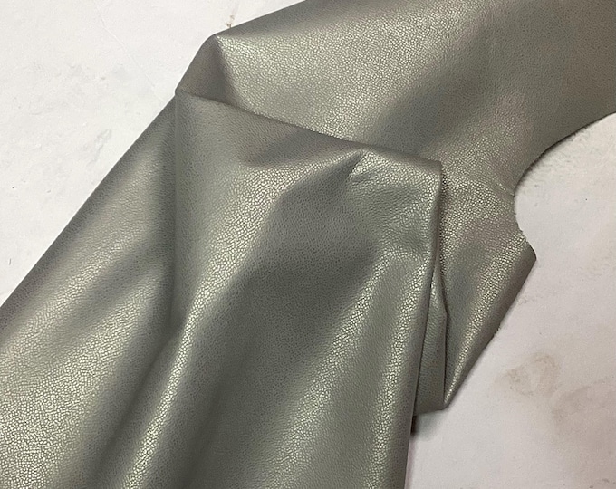Metallic Silver Fox Pebbled Cowhide Leather - Crafting & Upholstery. TOWN655