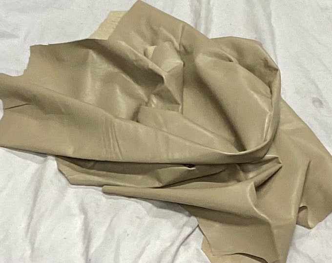 Pearlized Beige Lambskin Leather Hide TOWN4014