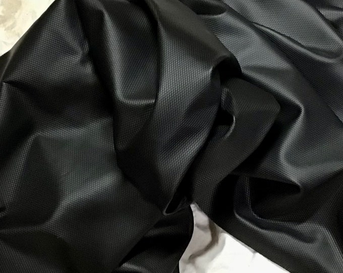 Black Pearl Leather Cowhide, Isometric Pattern, Upholstery, Handbag Leather. TOWN02