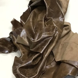 Olive Bark Brown Distressed Pull-up Leather Cowhide Remnant.  DD2646