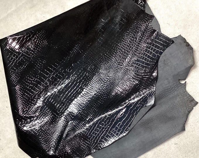 Embossed Black Pepper Gator Leather Cowhide Remnant.  LAC63