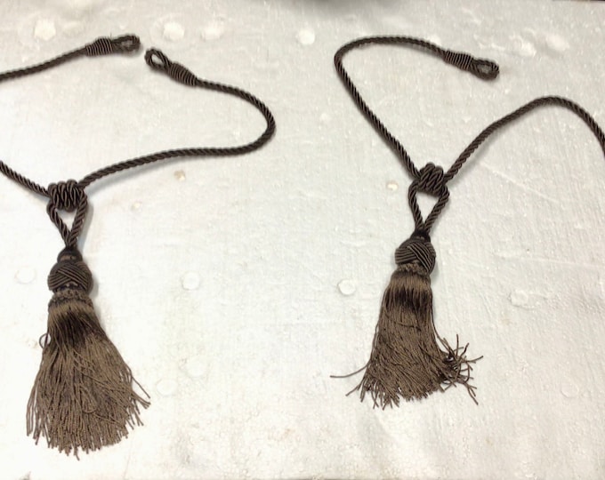 Package of 2 Brown 27 Inch Turks Head Tiebacks. DW35A