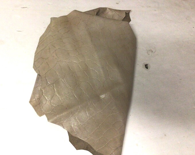 Taupe Embossed Gator Leather Lambskin. Leather Hides. Crafting Leather, handbag leather. AI. OSM1154
