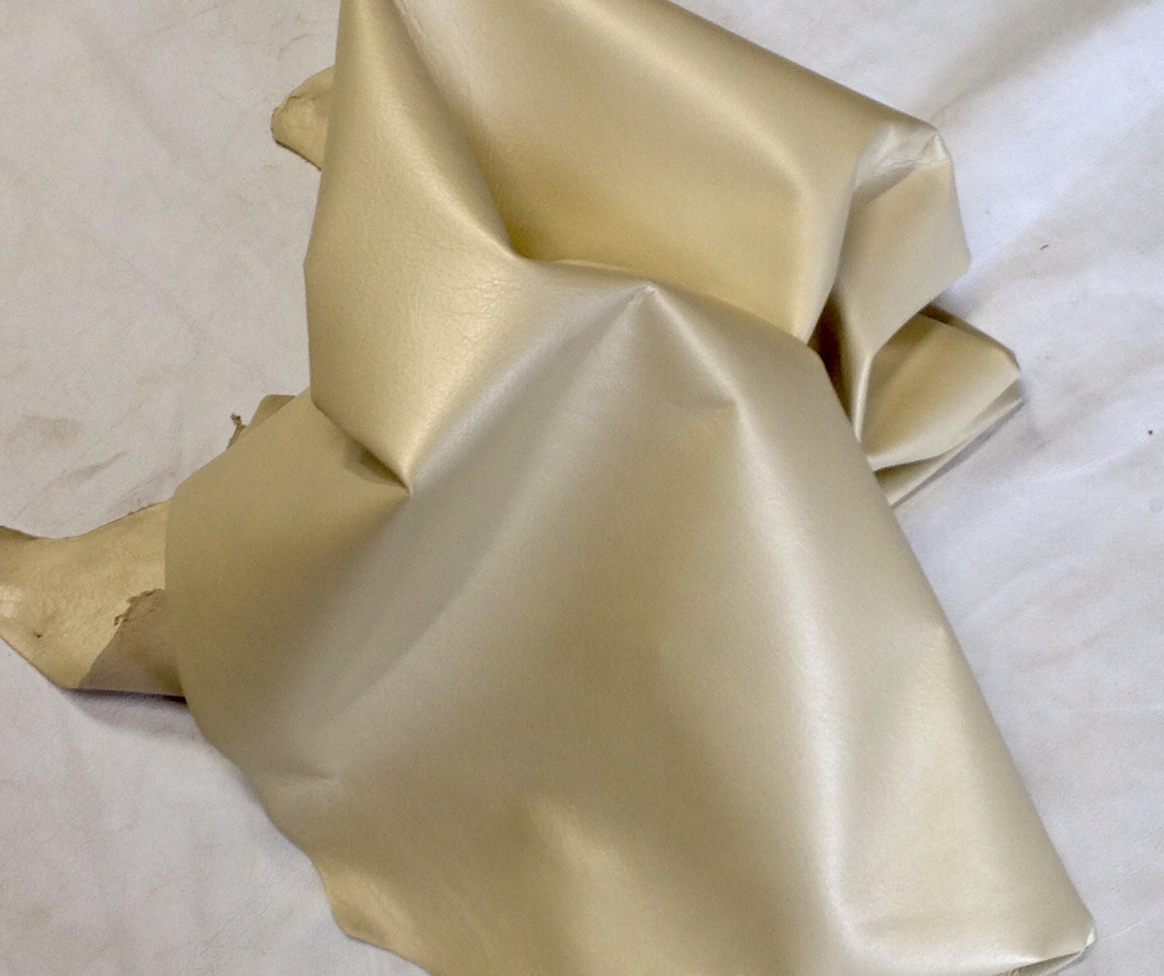 leather shining cream