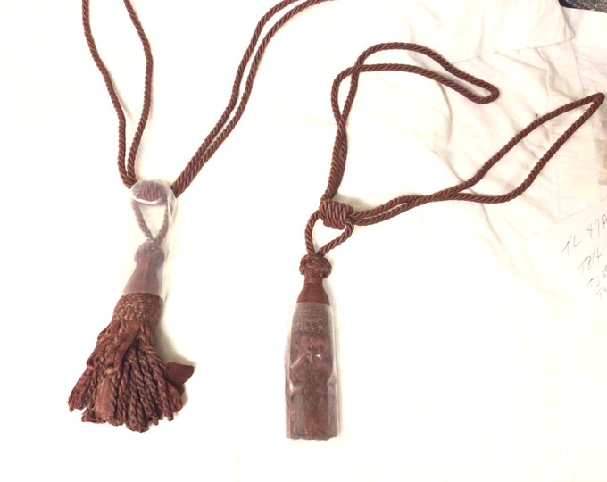 Package of 2 Burgundy 32 inch Tieback With 6 Inch Tassels. T21310