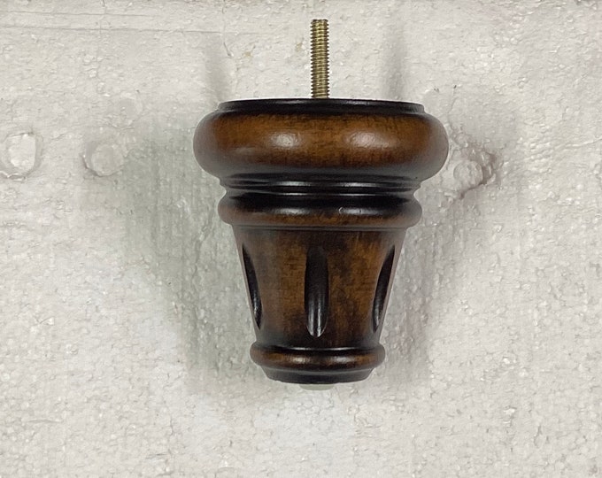 Package of 4 Carved Eooden Furniture Legs. BR8001