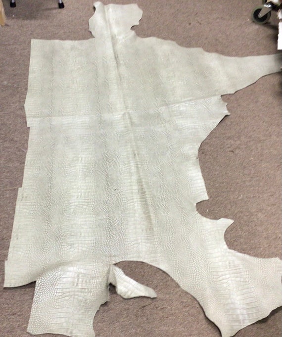 DD2216 Gold and Off White Gstor Embossed Leather Cowhide Remnant Craft