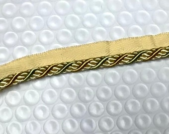 Green, Gold, And Beige 1/4 Inch Cord with Lip.  DW04