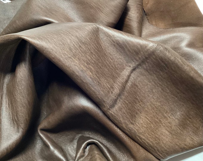 Antique Glased Pine Cone Brown Distressed Leather Lambskins, TOWN574