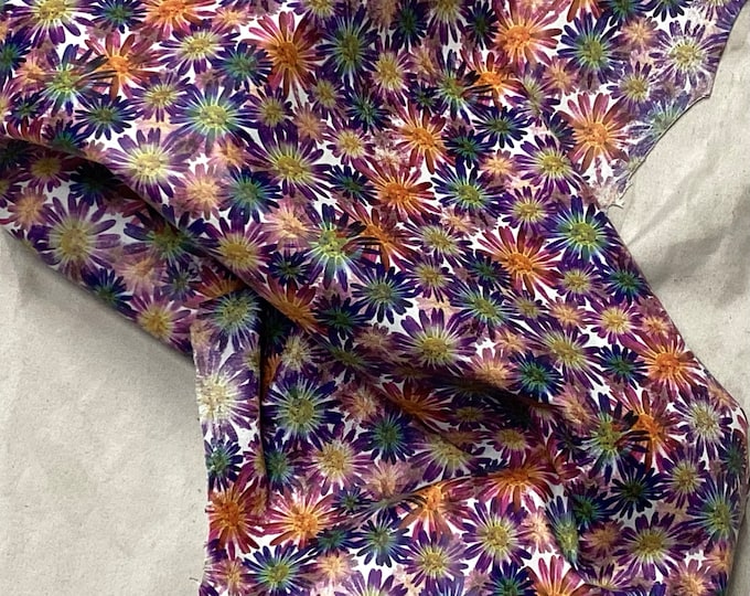Garden Daisies Floral Print Leather Lambskins. Leather Hides.  Handbag Leather.  OSM876