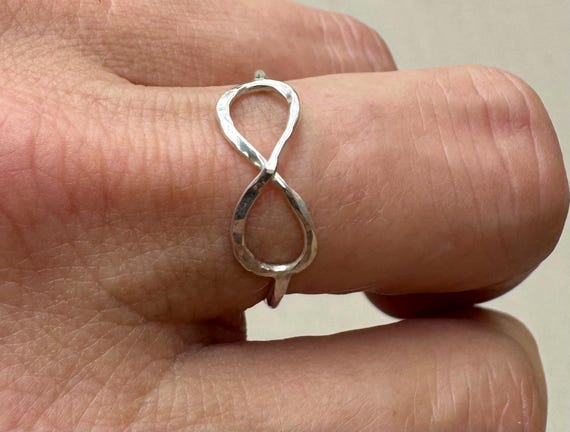 Infinity ring / 925 sterling silver handmade hammered infinity ring