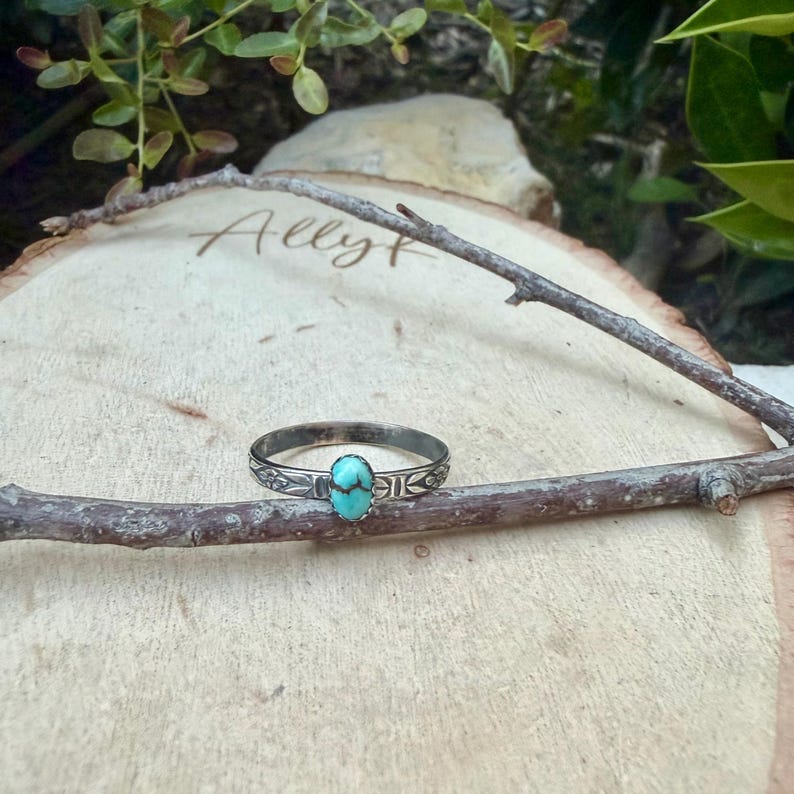 Turquoise Sterling Silver Dainty Band Ring • Number 8 Turquoise • Butterfly Floral Pattern imagem 10