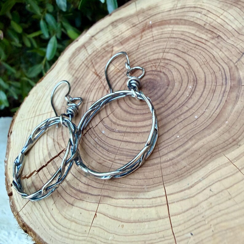 Rustic Silver Hoop Earrings • Argentium Braided Wire • 2 Inch Drop afbeelding 6