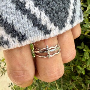 Sterling Silver Sideways Cross Ring | Christian Faith Ring | Stack Band Set imagen 8