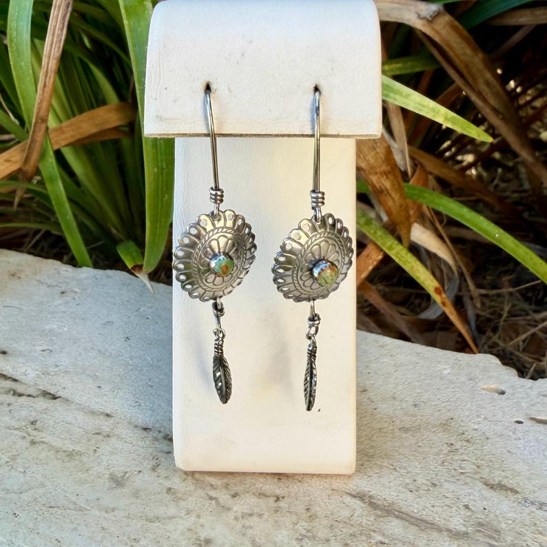 Boucles d'oreilles concho Kingman turquoise • Pendentif plume en argent sterling • Style sud-ouest image 8