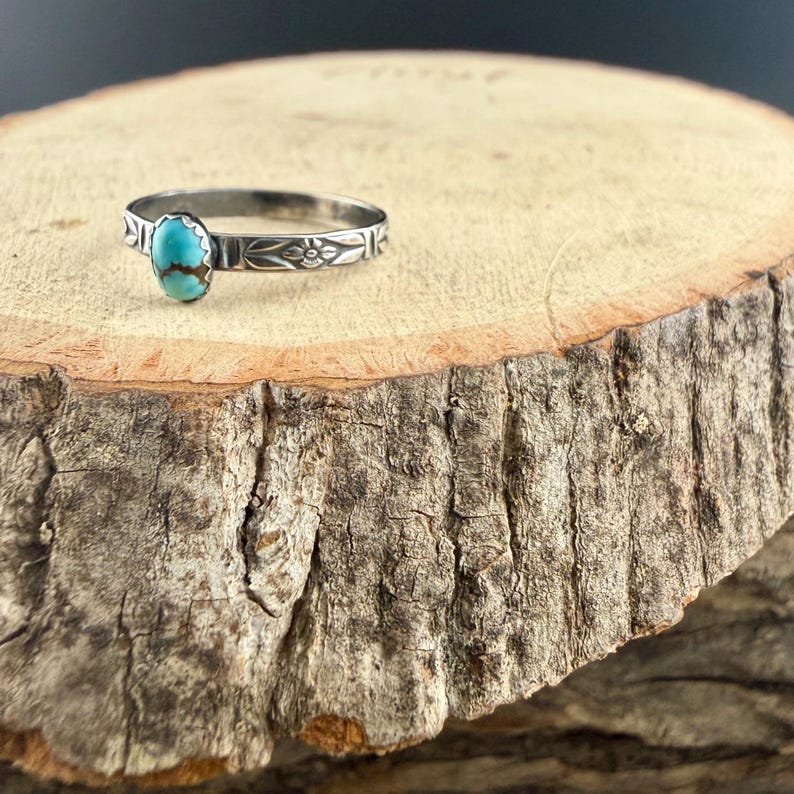 Turquoise Sterling Silver Dainty Band Ring • Number 8 Turquoise • Butterfly Floral Pattern imagem 8