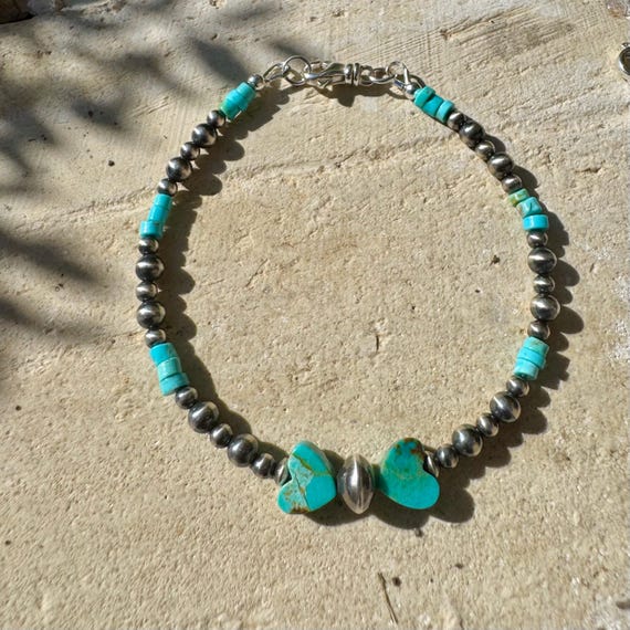 Navajo pearl bracelet with Kingman turquoise