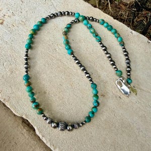 Gargantilla Kingman de turquesa • Perlas del desierto • Plata de ley • Estilo perla navajo imagen 6