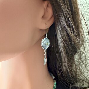 Boucles d'oreilles concho Kingman turquoise • Pendentif plume en argent sterling • Style sud-ouest image 7