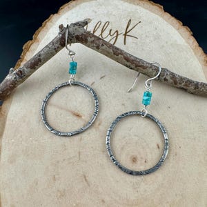 Pendientes circulares de plata de ley con turquesa: joyería artesanal hecha a mano. imagen 8