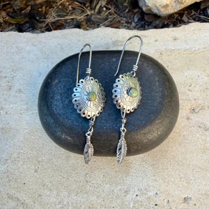 Boucles d'oreilles concho Kingman turquoise • Pendentif plume en argent sterling • Style sud-ouest image 6