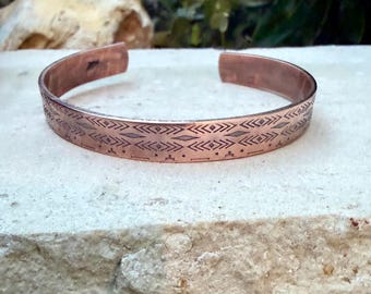 Southwest Copper Cuff • Handgeschmiedetes, rohes Kupferarmband • Westliches Muster