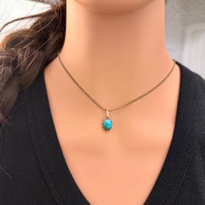 Kingman Turquoise Pendant Necklace • Antique Brass • 8×10 Turquoise Cabochon bild 8