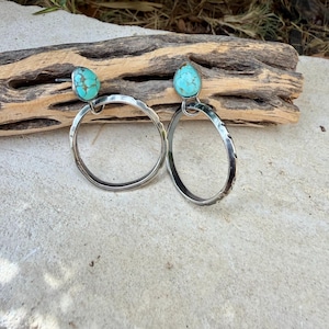 Sterling Silver Turquoise Hoop Post Earrings • 10x8mm Pear Number 8 Cabochon immagine 2
