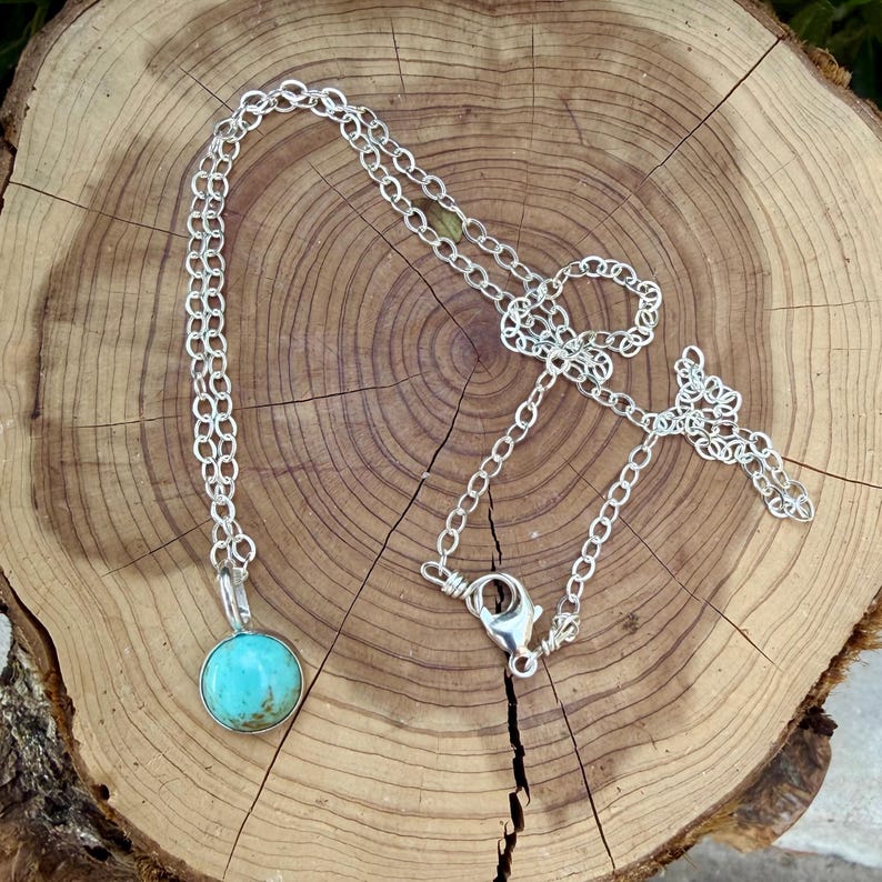 Collier pendentif turquoise en argent sterling • Style minimaliste du Sud-Ouest image 7