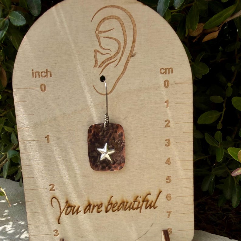 Boucles d'oreilles en cuivre et argent sterling avec étoile · Boucles d'oreilles pendantes martelées style western Lonestar image 5
