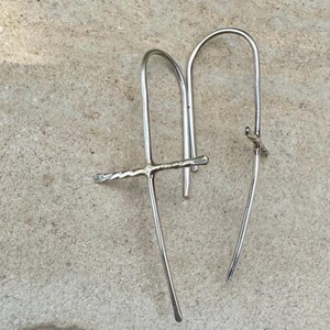 Handcrafted Sterling Silver Cross Earrings – Unique Seamless Design (20g or 18g Option) afbeelding 7
