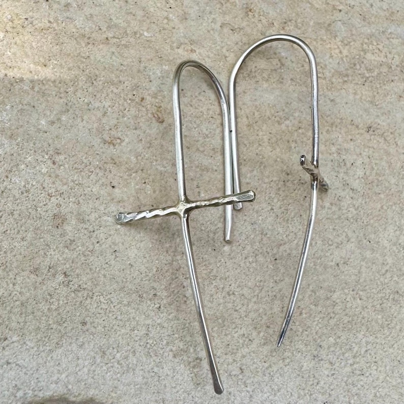 Handcrafted Sterling Silver Cross Earrings – Unique Seamless Design (20g or 18g Option) afbeelding 7