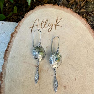 Boucles d'oreilles concho Kingman turquoise • Pendentif plume en argent sterling • Style sud-ouest image 2