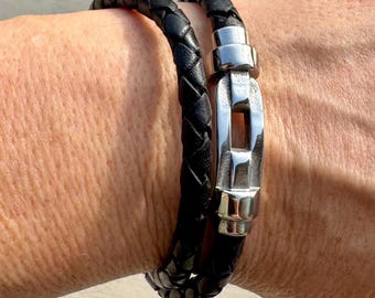 Stylish Braided Leather Wristband with Stainless Steel Shackle - Magnetic Clasp for Men & Women