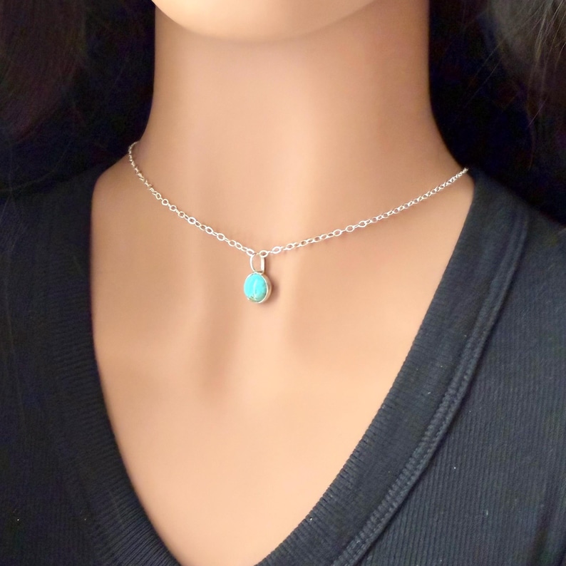 Collier pendentif turquoise en argent sterling • Style minimaliste du Sud-Ouest image 9