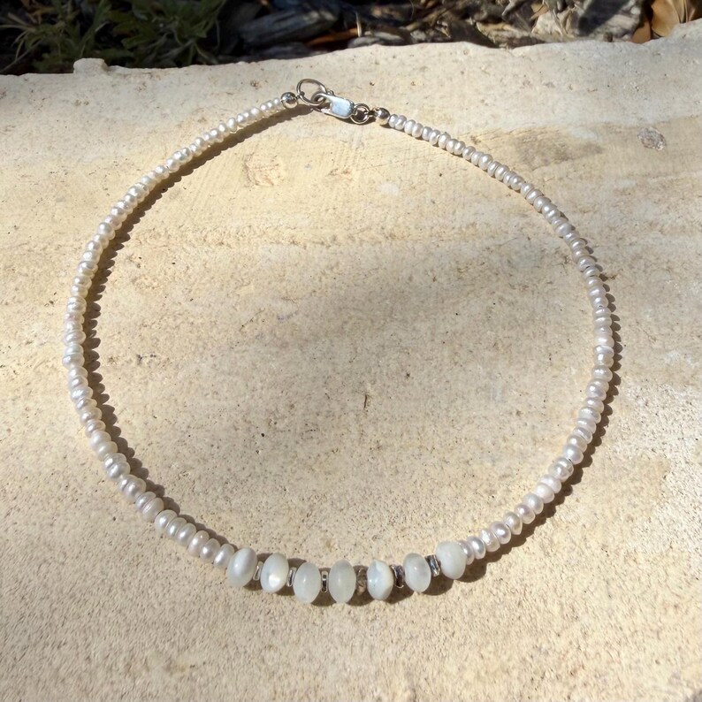 Freshwater Anklet with Mother of Pearl Accent • Sterling Silver Ankle Bracelet bild 3