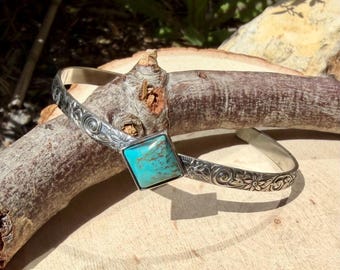 Pulsera Kingman de turquesa • Plata de ley • Joyería estilo suroeste con diseño de margaritas