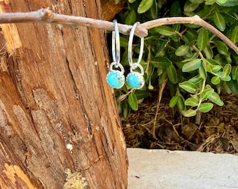 Boucles d'oreilles créoles dormeuses en argent sterling • 12 mm ou 15 mm • Pendentif turquoise Kingman • À l'unité ou par paire
