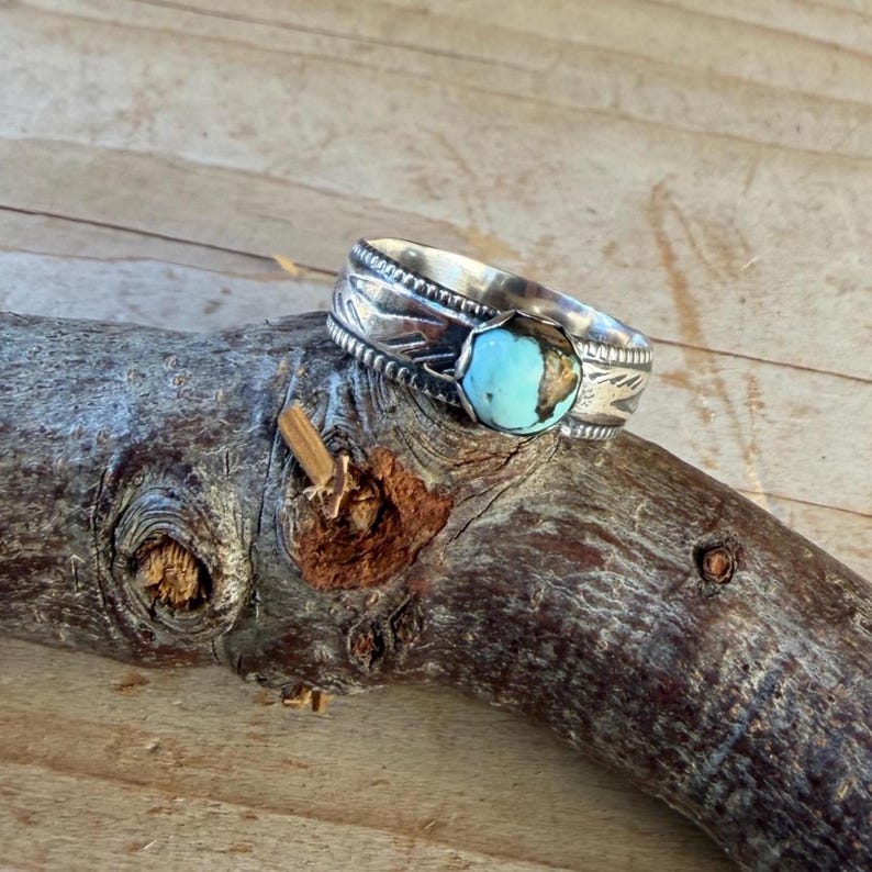 Blue Moon Turquoise Ring • Wide Sterling Silver Southwest Ring • Rare Turquoise • Western Artisan Jewelry Bild 2