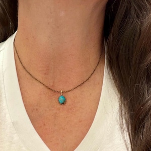 Kingman Turquoise Pendant Necklace • Antique Brass • 8×10 Turquoise Cabochon bild 1