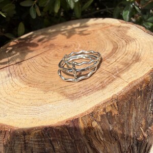 Sterling Silver Sideways Cross Ring | Christian Faith Ring | Stack Band Set imagen 9
