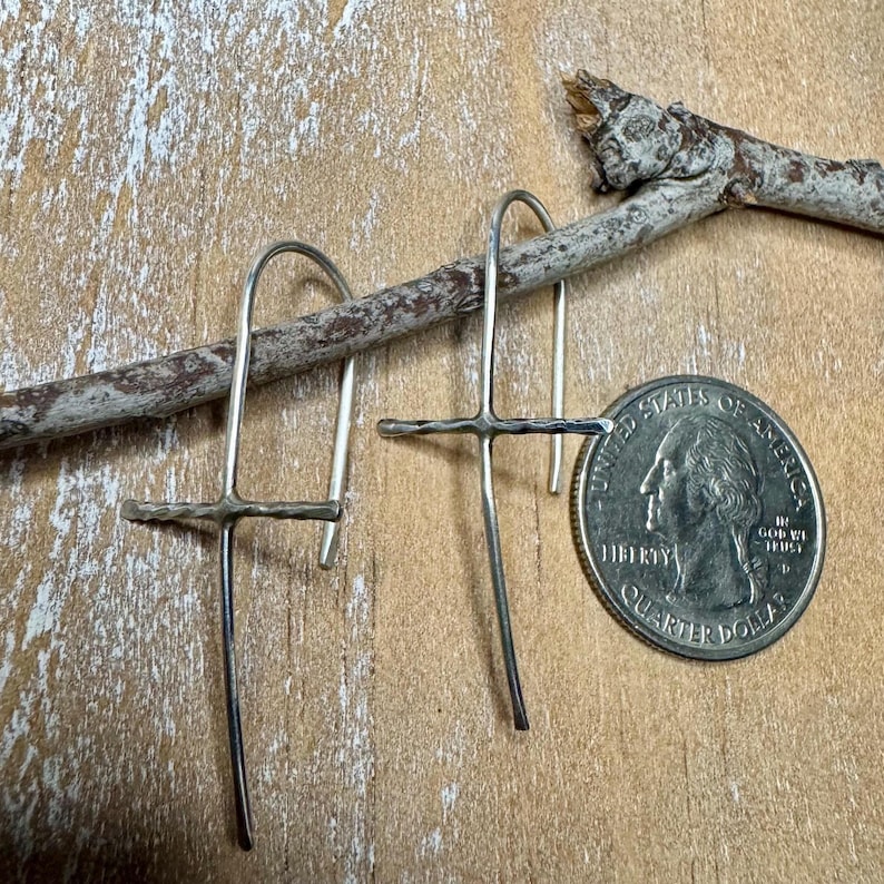 Handcrafted Sterling Silver Cross Earrings – Unique Seamless Design (20g or 18g Option) afbeelding 8